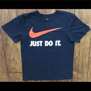 Nike T shirt boys size Small lightly used